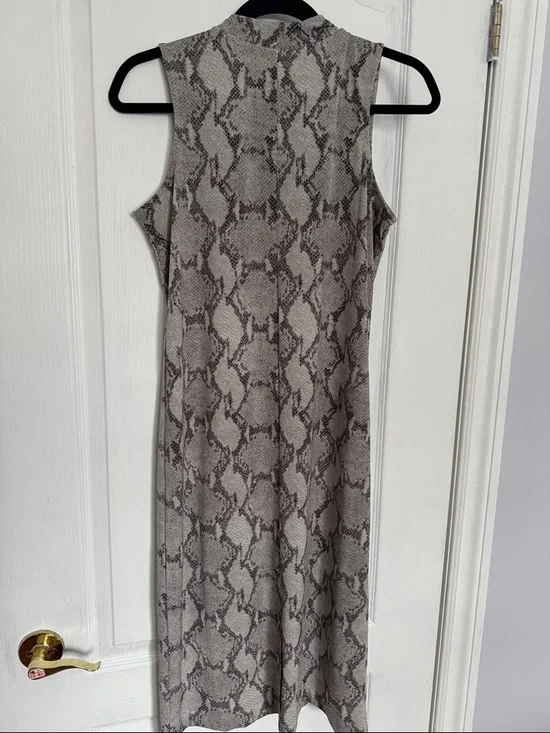 Banana Republic Sleeveless Snake-Print Midi Dress in Gray and Black - Picture 3 of 4